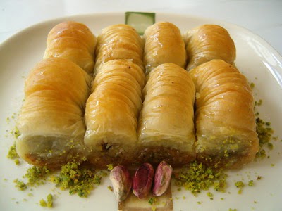 tatli gnder Essiz lezzette 1 kilo Fistikli Sari Burma  Ankara Kkesat cicekciler , cicek siparisi 